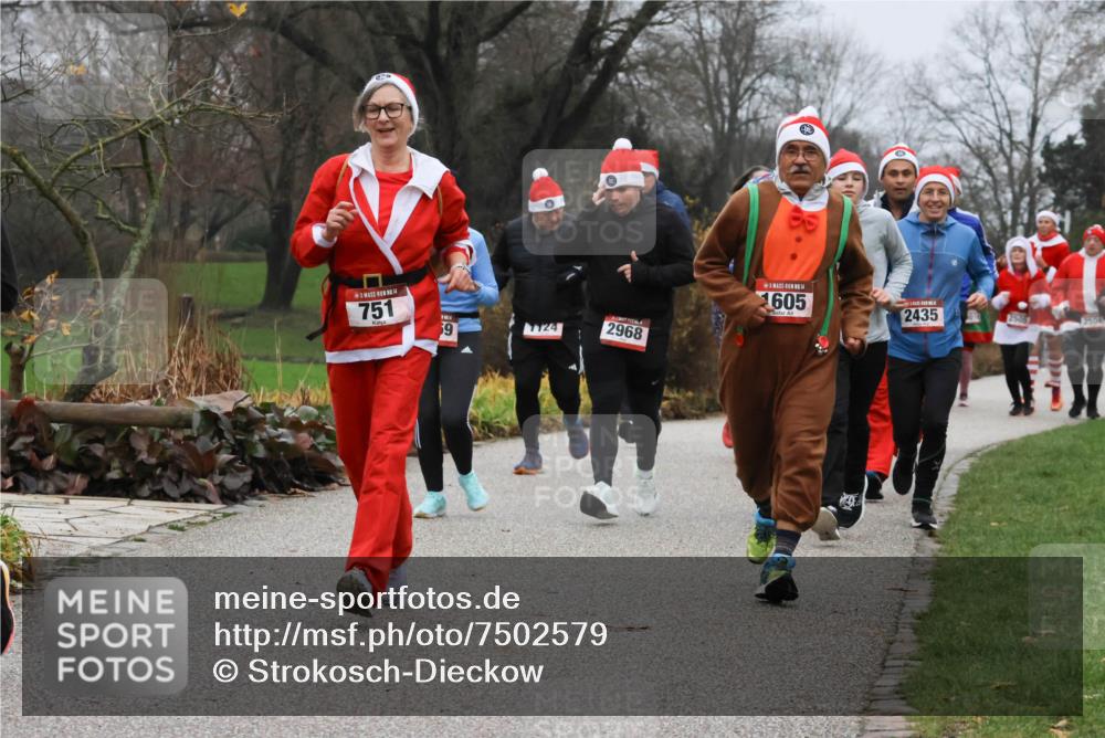 08.12.2024 - St. Pauli X-Mass-Run No. 14 Strokosch-Dieckow http://msf.ph/oto/7502579 08.12.2024 09:55:08 Laufen 4, 14, 751, 69, 1124, 2968, 14, 1605, 2435, 2505 meine-sportfotos.de