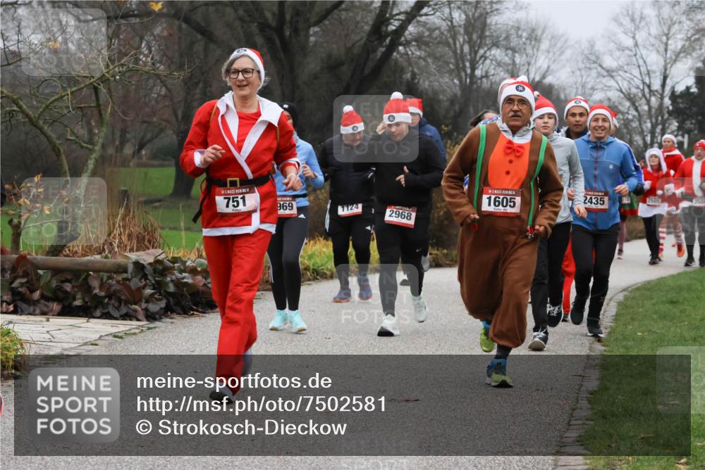 08.12.2024 - St. Pauli X-Mass-Run No. 14 Strokosch-Dieckow http://msf.ph/oto/7502581 08.12.2024 09:55:08 Laufen 14, 751, 969, 1124, 2968, 1605, 2435, 210, 2505, 2504 meine-sportfotos.de