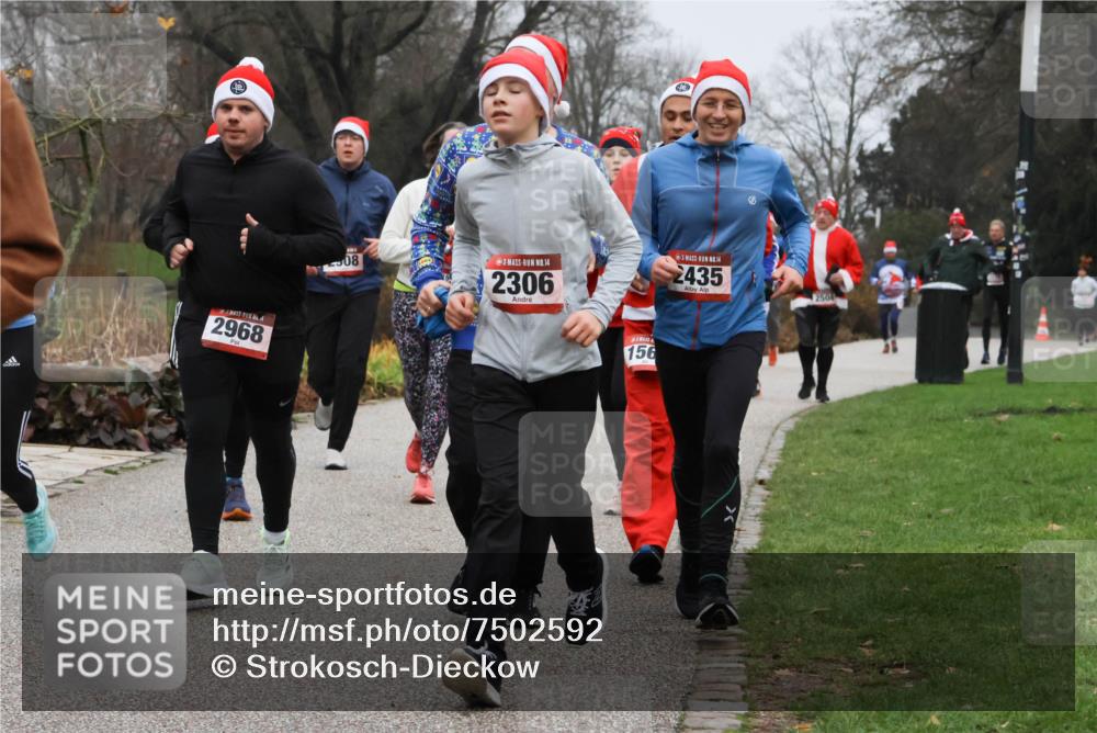 08.12.2024 - St. Pauli X-Mass-Run No. 14 Strokosch-Dieckow http://msf.ph/oto/7502592 08.12.2024 09:55:11 Laufen 2968, 08, 14, 2306, 14, 2435, 156, 2504 meine-sportfotos.de