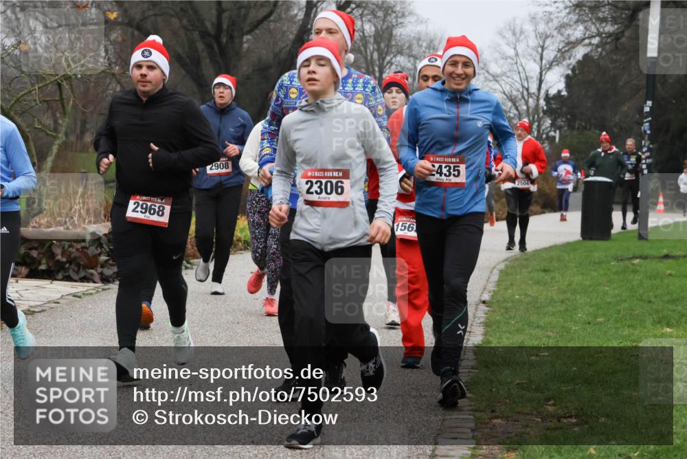 08.12.2024 - St. Pauli X-Mass-Run No. 14 Strokosch-Dieckow http://msf.ph/oto/7502593 08.12.2024 09:55:11 Laufen 2968, 2908, 14, 2306, 156, 14, 435, 2504 meine-sportfotos.de