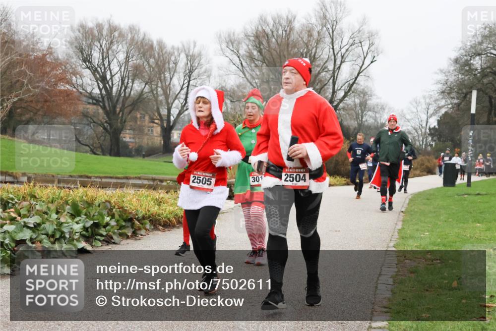 08.12.2024 - St. Pauli X-Mass-Run No. 14 Strokosch-Dieckow http://msf.ph/oto/7502611 08.12.2024 09:55:21 Laufen 14, 2505, 301, 14, 2504 meine-sportfotos.de