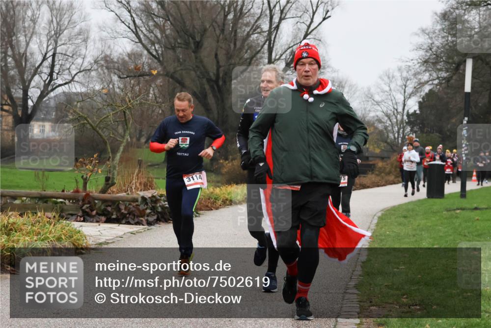 08.12.2024 - St. Pauli X-Mass-Run No. 14 Strokosch-Dieckow http://msf.ph/oto/7502619 08.12.2024 09:55:24 Laufen 3114, 15 meine-sportfotos.de