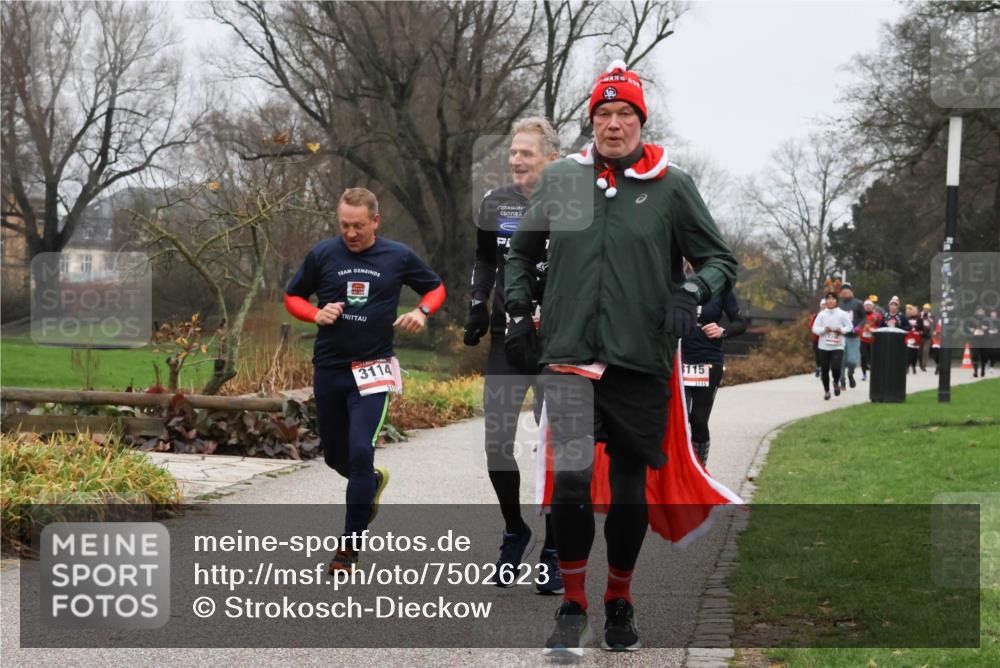 08.12.2024 - St. Pauli X-Mass-Run No. 14 Strokosch-Dieckow http://msf.ph/oto/7502623 08.12.2024 09:55:24 Laufen 3114, 115, 3115 meine-sportfotos.de