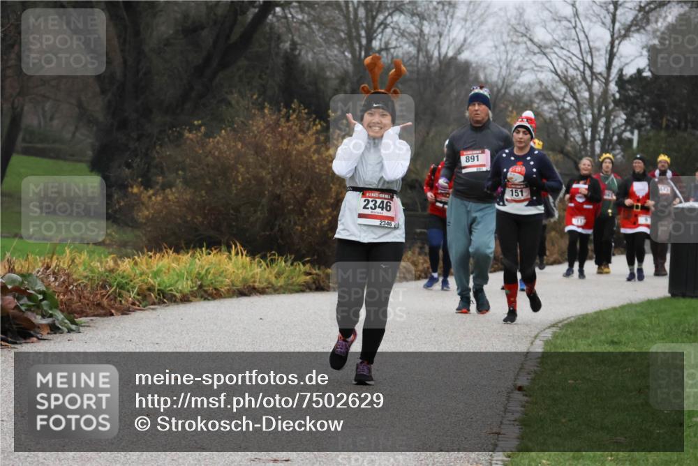 08.12.2024 - St. Pauli X-Mass-Run No. 14 Strokosch-Dieckow http://msf.ph/oto/7502629 08.12.2024 09:55:32 Laufen 2346, 2346, 891, 100, 151 meine-sportfotos.de