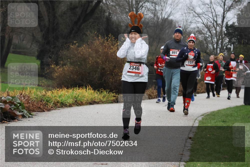 08.12.2024 - St. Pauli X-Mass-Run No. 14 Strokosch-Dieckow http://msf.ph/oto/7502634 08.12.2024 09:55:32 Laufen 14, 2346, 2346, 891, 151 meine-sportfotos.de