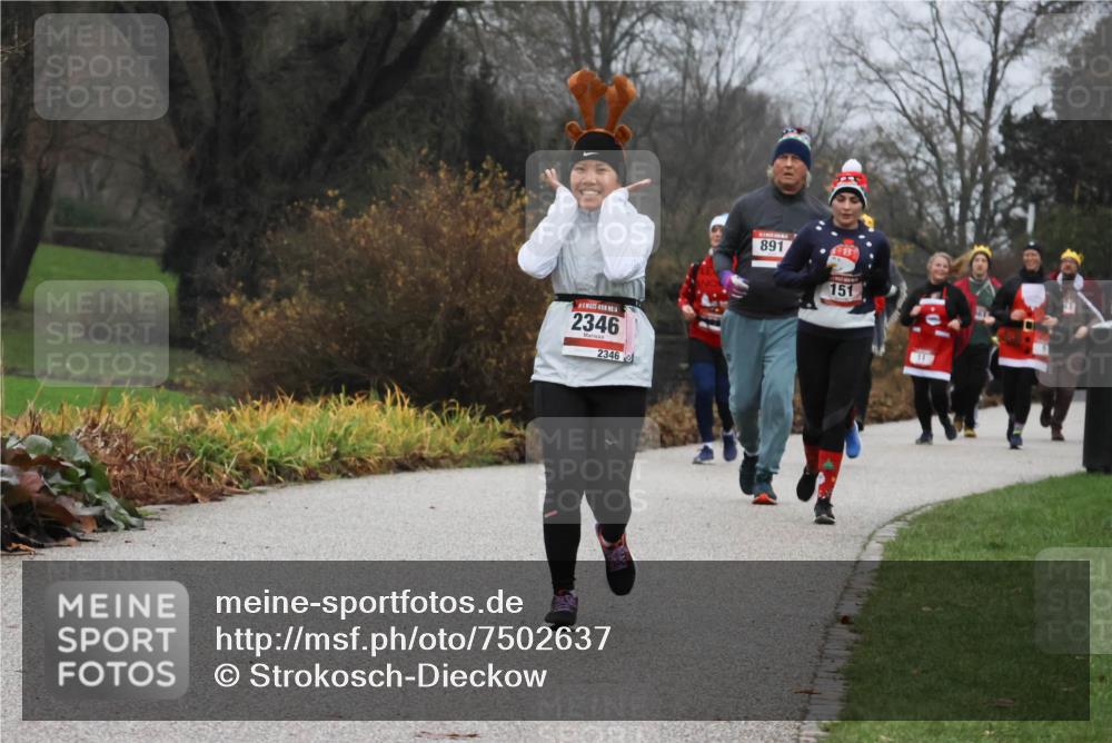08.12.2024 - St. Pauli X-Mass-Run No. 14 Strokosch-Dieckow http://msf.ph/oto/7502637 08.12.2024 09:55:32 Laufen 2346, 2346, 891, 151 meine-sportfotos.de