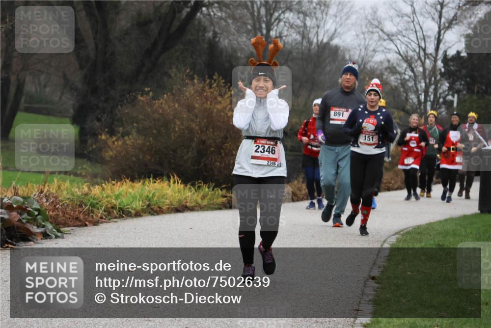 08.12.2024 - St. Pauli X-Mass-Run No. 14 Strokosch-Dieckow http://msf.ph/oto/7502639 08.12.2024 09:55:32 Laufen 2346, 23460, 891, 151 meine-sportfotos.de