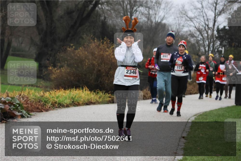 08.12.2024 - St. Pauli X-Mass-Run No. 14 Strokosch-Dieckow http://msf.ph/oto/7502641 08.12.2024 09:55:32 Laufen 2346, 2346, 891, 151 meine-sportfotos.de