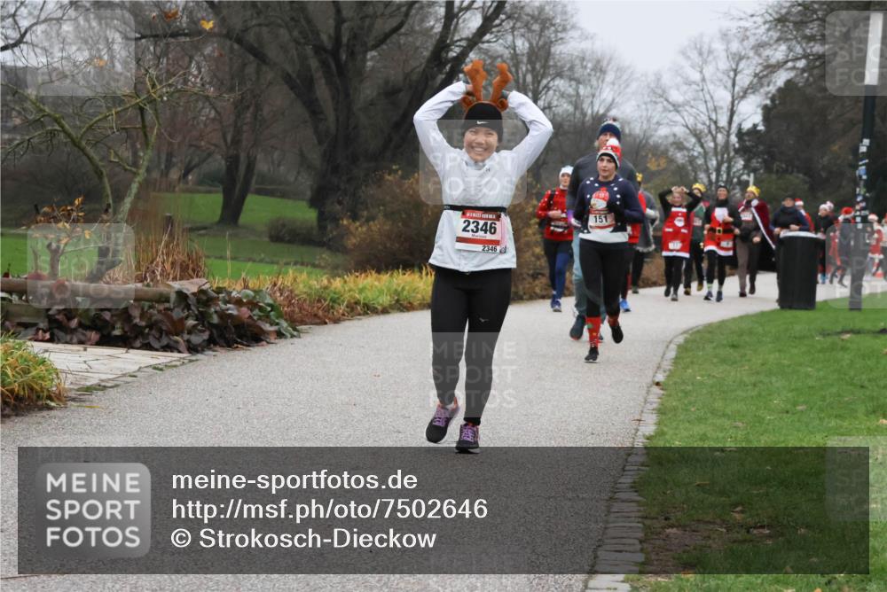 08.12.2024 - St. Pauli X-Mass-Run No. 14 Strokosch-Dieckow http://msf.ph/oto/7502646 08.12.2024 09:55:34 Laufen 2346, 2346, 151 meine-sportfotos.de