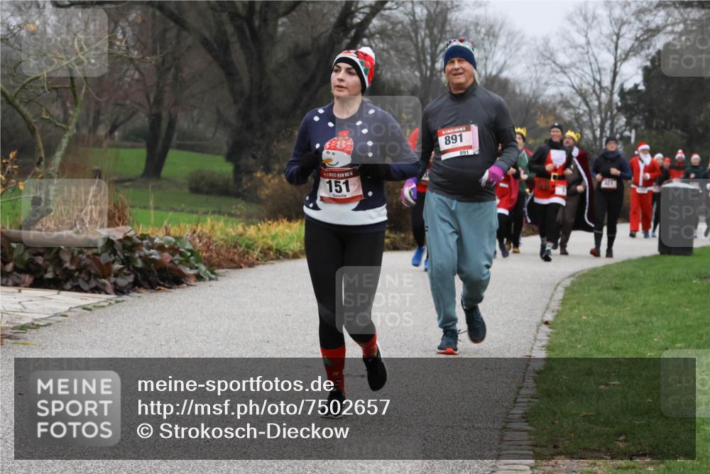 08.12.2024 - St. Pauli X-Mass-Run No. 14 Strokosch-Dieckow http://msf.ph/oto/7502657 08.12.2024 09:55:38 Laufen 7, 14, 151, 891, 891 meine-sportfotos.de