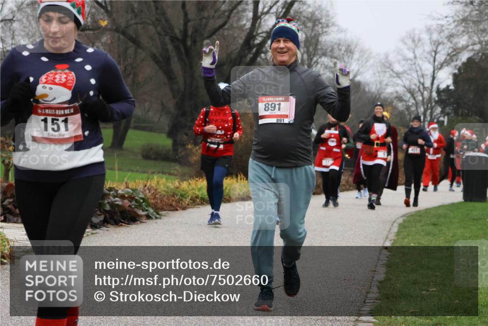 08.12.2024 - St. Pauli X-Mass-Run No. 14 Strokosch-Dieckow http://msf.ph/oto/7502660 08.12.2024 09:55:39 Laufen 14, 151, 14, 891, 891 meine-sportfotos.de