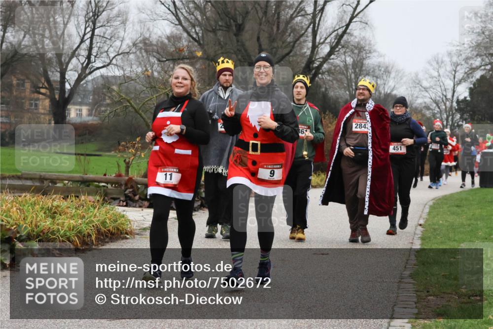 08.12.2024 - St. Pauli X-Mass-Run No. 14 Strokosch-Dieckow http://msf.ph/oto/7502672 08.12.2024 09:55:46 Laufen 14, 11, 61, 284, 451 meine-sportfotos.de