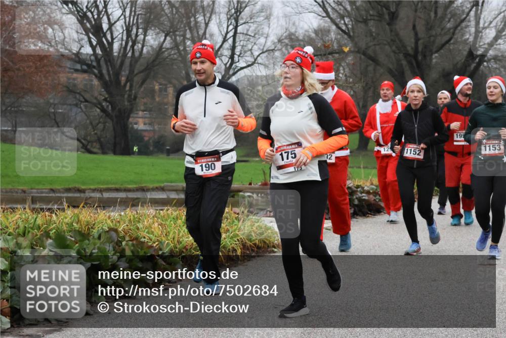 08.12.2024 - St. Pauli X-Mass-Run No. 14 Strokosch-Dieckow http://msf.ph/oto/7502684 08.12.2024 09:55:56 Laufen 14, 190, 14, 175, 129, 1152, 195, 1153 meine-sportfotos.de