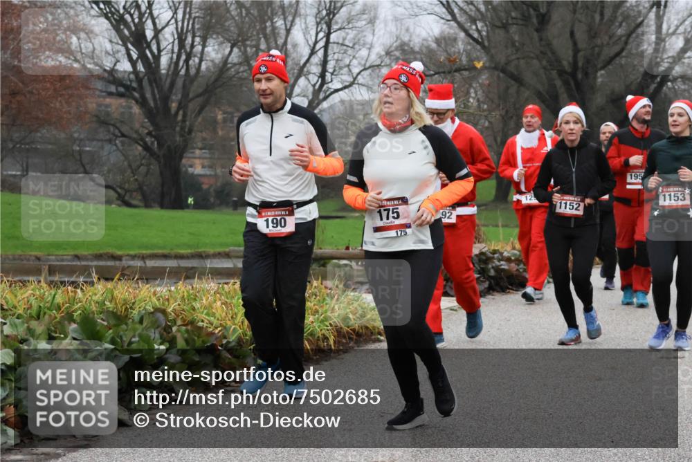 08.12.2024 - St. Pauli X-Mass-Run No. 14 Strokosch-Dieckow http://msf.ph/oto/7502685 08.12.2024 09:55:56 Laufen 190, 14, 175, 92, 175, 12, 1152, 195, 1153 meine-sportfotos.de