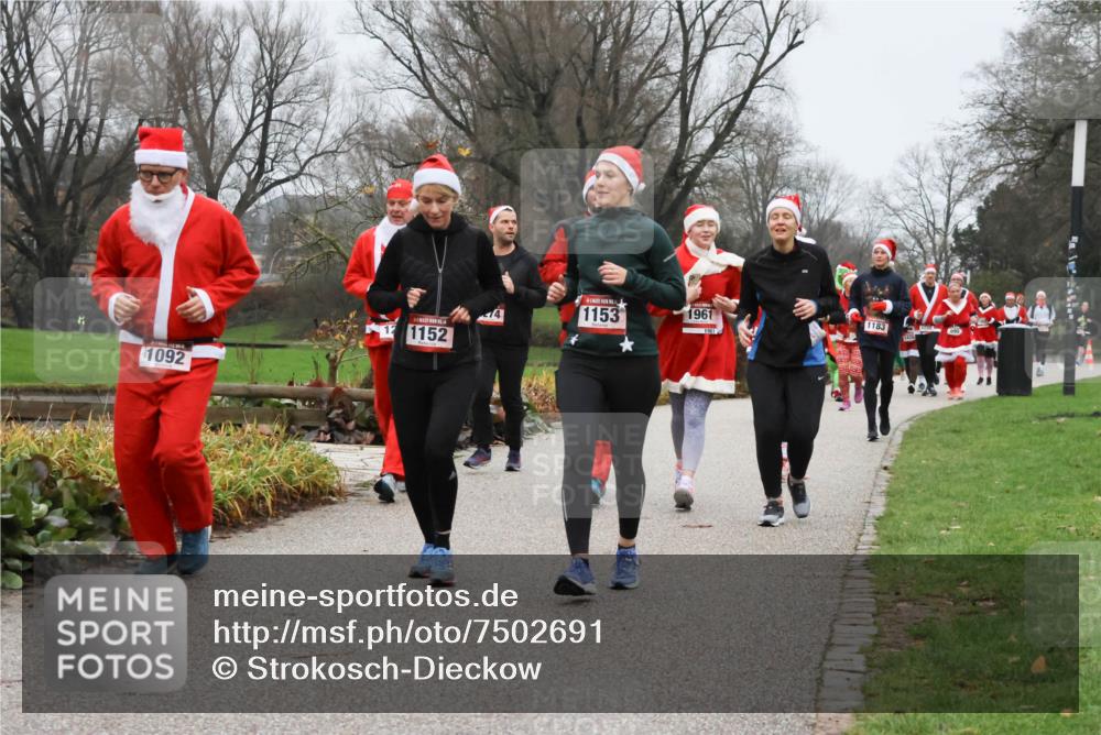 08.12.2024 - St. Pauli X-Mass-Run No. 14 Strokosch-Dieckow http://msf.ph/oto/7502691 08.12.2024 09:55:57 Laufen 1153, 1961, 1183, 11152, 1092 meine-sportfotos.de