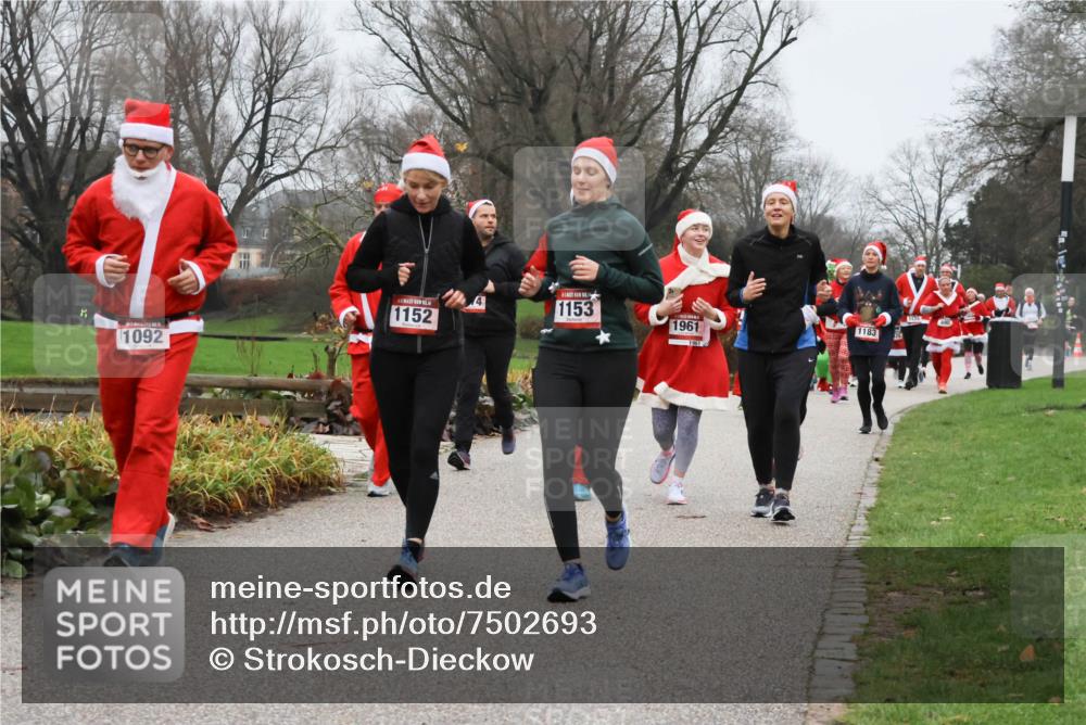 08.12.2024 - St. Pauli X-Mass-Run No. 14 Strokosch-Dieckow http://msf.ph/oto/7502693 08.12.2024 09:55:57 Laufen 1961, 1183, 1153, 1152, 1961, 1092 meine-sportfotos.de