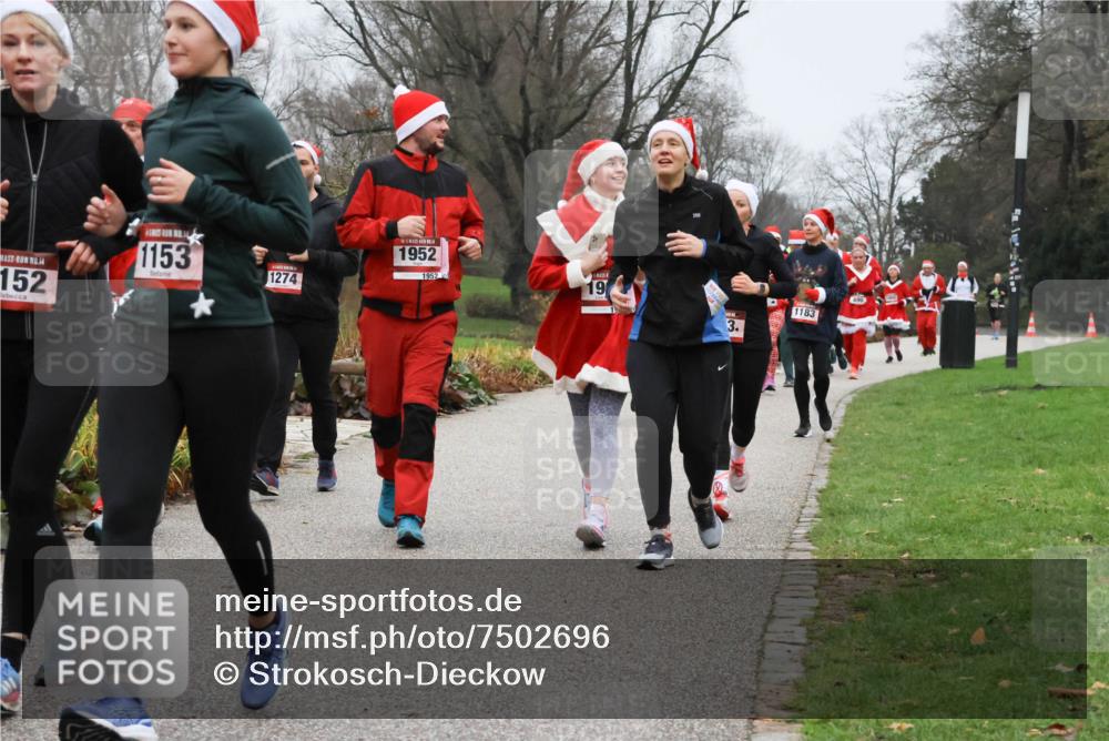 08.12.2024 - St. Pauli X-Mass-Run No. 14 Strokosch-Dieckow http://msf.ph/oto/7502696 08.12.2024 09:55:59 Laufen 14, 152, 1153, 1274, 1952, 1952, 1, 19, 3, 1183 meine-sportfotos.de