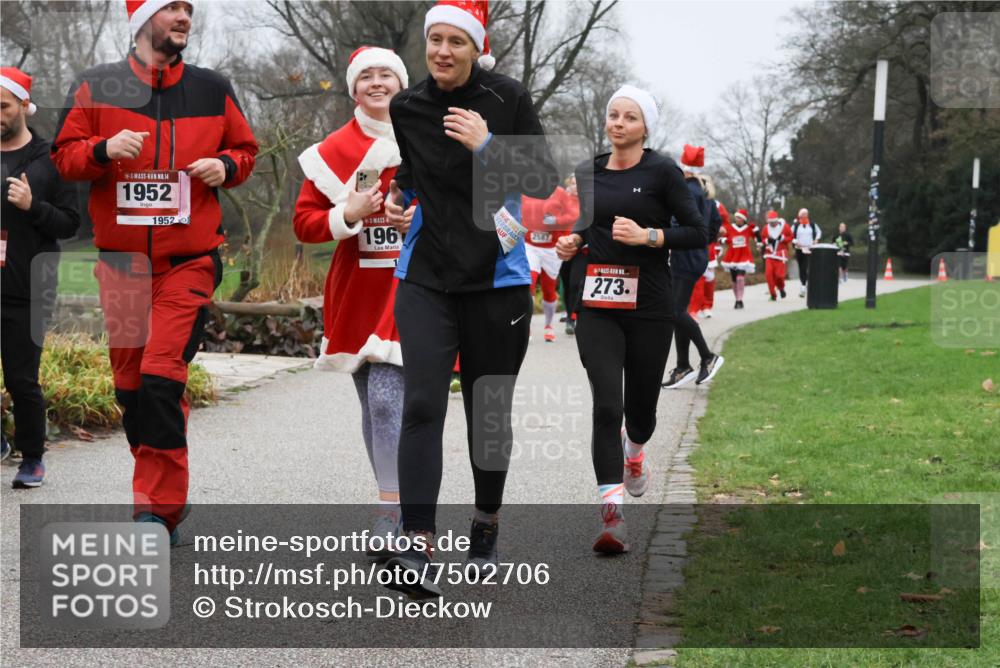 08.12.2024 - St. Pauli X-Mass-Run No. 14 Strokosch-Dieckow http://msf.ph/oto/7502706 08.12.2024 09:56:00 Laufen 14, 1952, 1952, 196, 10, 2587, 273 meine-sportfotos.de