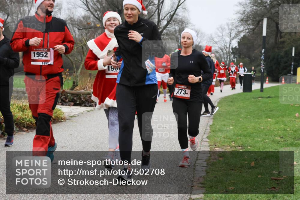 08.12.2024 - St. Pauli X-Mass-Run No. 14 Strokosch-Dieckow http://msf.ph/oto/7502708 08.12.2024 09:56:00 Laufen 14, 1952, 1952, 196, 10, 2587, 273 meine-sportfotos.de