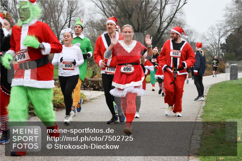 08.12.2024 - St. Pauli X-Mass-Run No. 14 Strokosch-Dieckow http://msf.ph/oto/7502725 08.12.2024 09:56:08 Laufen 14, 309, 4, 890, 1786, 690, 892 meine-sportfotos.de