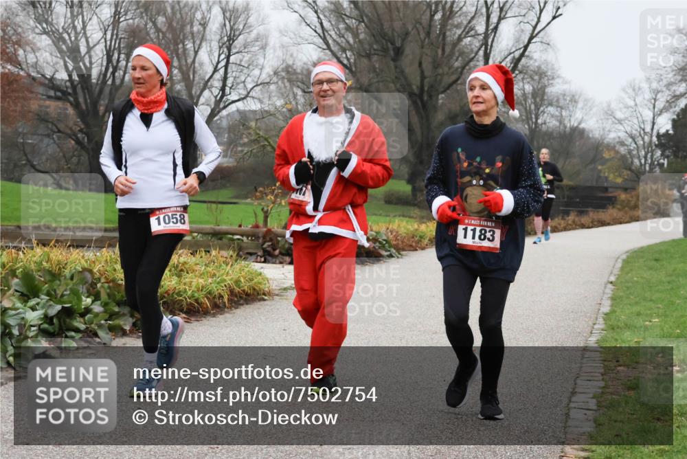 08.12.2024 - St. Pauli X-Mass-Run No. 14 Strokosch-Dieckow http://msf.ph/oto/7502754 08.12.2024 09:56:15 Laufen 1058, 14, 1183 meine-sportfotos.de