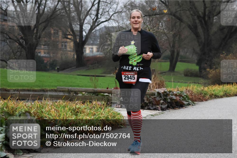 08.12.2024 - St. Pauli X-Mass-Run No. 14 Strokosch-Dieckow http://msf.ph/oto/7502764 08.12.2024 09:56:22 Laufen 14, 2945 meine-sportfotos.de