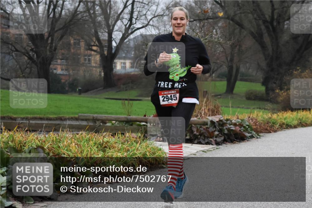 08.12.2024 - St. Pauli X-Mass-Run No. 14 Strokosch-Dieckow http://msf.ph/oto/7502767 08.12.2024 09:56:22 Laufen 14, 2945 meine-sportfotos.de