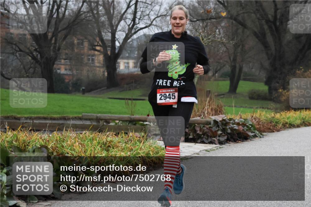 08.12.2024 - St. Pauli X-Mass-Run No. 14 Strokosch-Dieckow http://msf.ph/oto/7502768 08.12.2024 09:56:22 Laufen 14, 2945 meine-sportfotos.de
