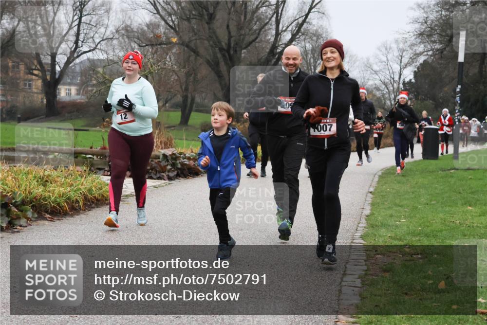 08.12.2024 - St. Pauli X-Mass-Run No. 14 Strokosch-Dieckow http://msf.ph/oto/7502791 08.12.2024 09:56:38 Laufen 12, 09, 14, 1007 meine-sportfotos.de