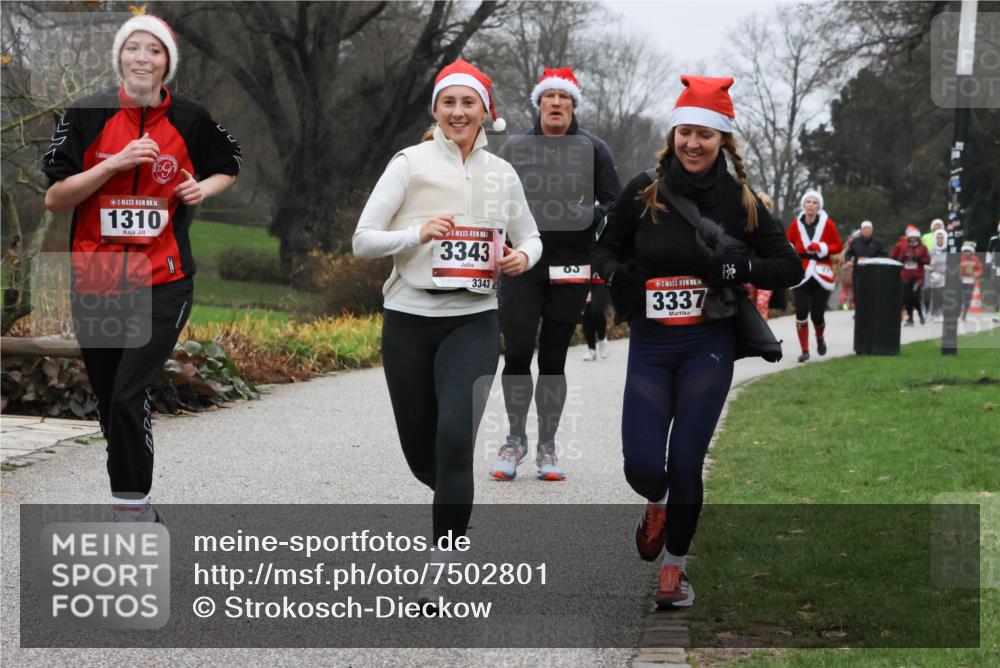 08.12.2024 - St. Pauli X-Mass-Run No. 14 Strokosch-Dieckow http://msf.ph/oto/7502801 08.12.2024 09:56:43 Laufen 14, 1310, 3343, 3343, 03, 14, 3337 meine-sportfotos.de