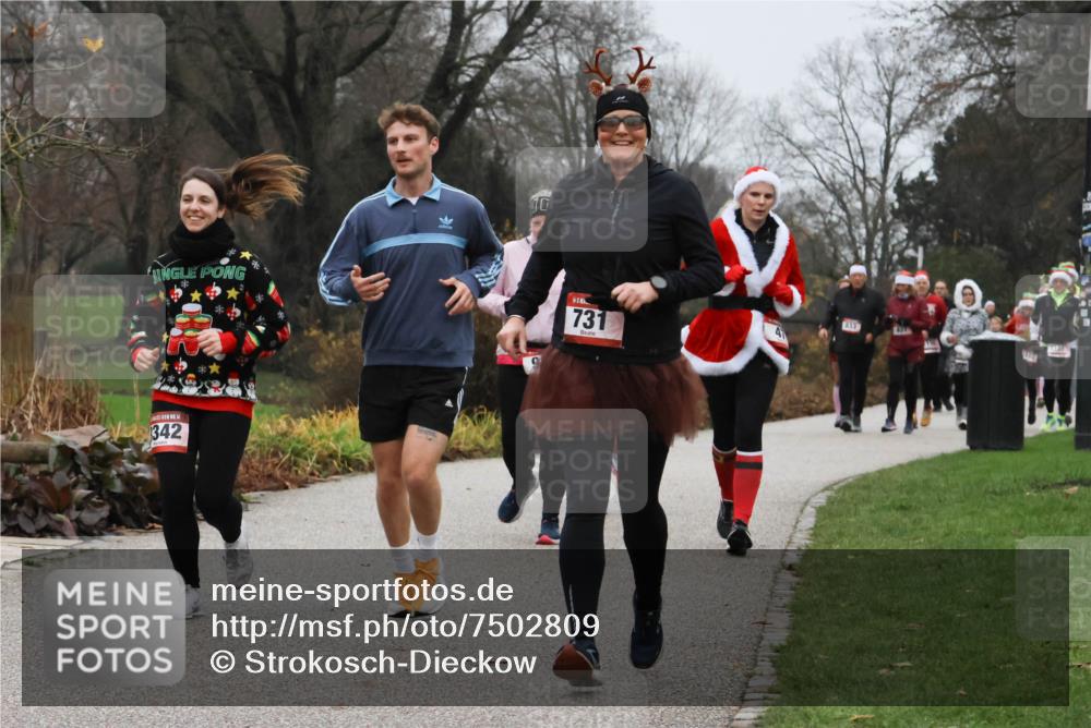 08.12.2024 - St. Pauli X-Mass-Run No. 14 Strokosch-Dieckow http://msf.ph/oto/7502809 08.12.2024 09:56:49 Laufen 14, 342, 833, 37, 731 meine-sportfotos.de