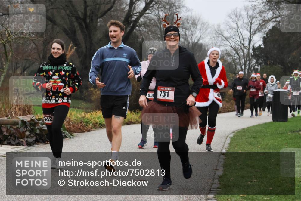 08.12.2024 - St. Pauli X-Mass-Run No. 14 Strokosch-Dieckow http://msf.ph/oto/7502813 08.12.2024 09:56:50 Laufen 14, 342, 930, 14, 731, 833 meine-sportfotos.de