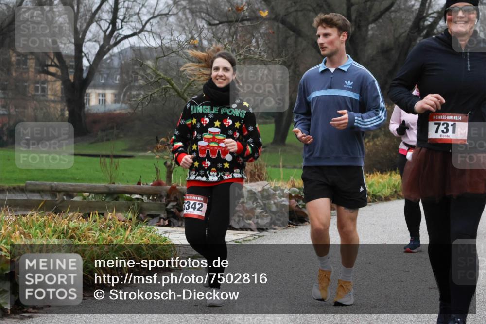 08.12.2024 - St. Pauli X-Mass-Run No. 14 Strokosch-Dieckow http://msf.ph/oto/7502816 08.12.2024 09:56:50 Laufen 14, 342, 14, 731 meine-sportfotos.de
