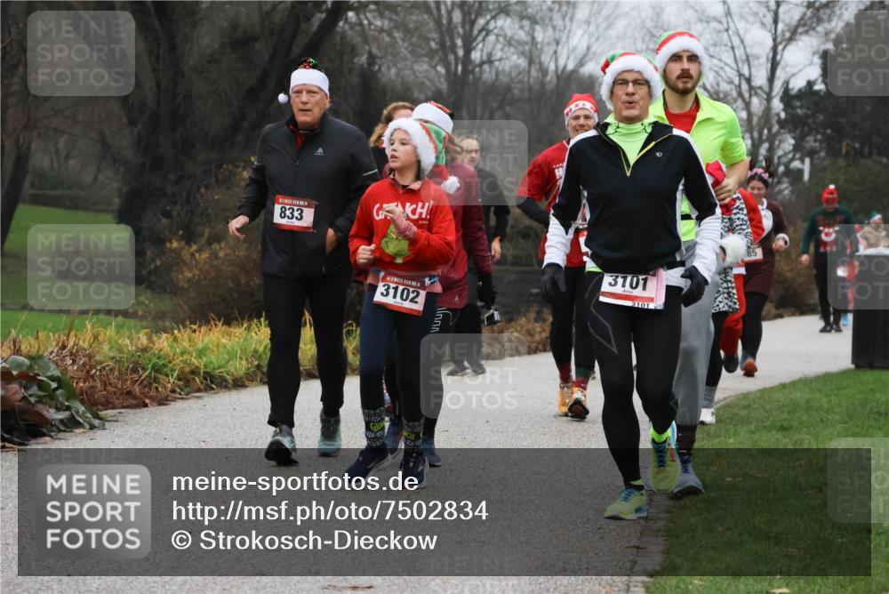 08.12.2024 - St. Pauli X-Mass-Run No. 14 Strokosch-Dieckow http://msf.ph/oto/7502834 08.12.2024 09:57:01 Laufen 833, 14, 3102, 3101, 3101, 85 meine-sportfotos.de