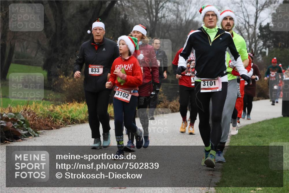 08.12.2024 - St. Pauli X-Mass-Run No. 14 Strokosch-Dieckow http://msf.ph/oto/7502839 08.12.2024 09:57:01 Laufen 14, 833, 14, 3102, 3101, 3101, 648 meine-sportfotos.de