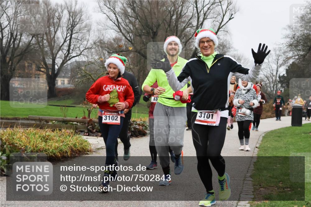 08.12.2024 - St. Pauli X-Mass-Run No. 14 Strokosch-Dieckow http://msf.ph/oto/7502843 08.12.2024 09:57:04 Laufen 14, 3102, 83, 3101, 3101 meine-sportfotos.de