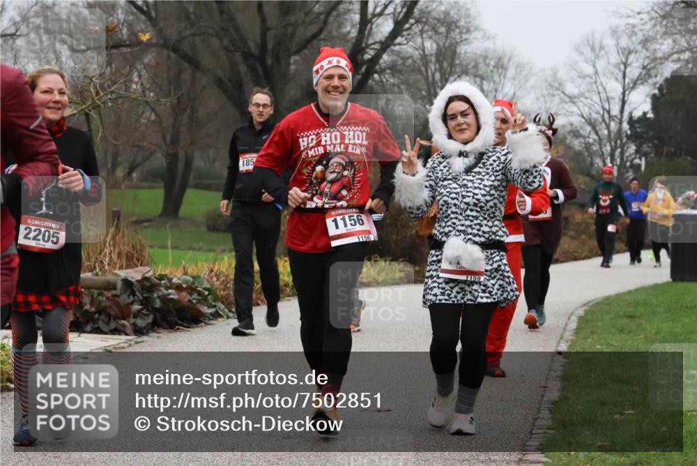 08.12.2024 - St. Pauli X-Mass-Run No. 14 Strokosch-Dieckow http://msf.ph/oto/7502851 08.12.2024 09:57:07 Laufen 14, 2205, 185, 1156, 1156, 1159 meine-sportfotos.de