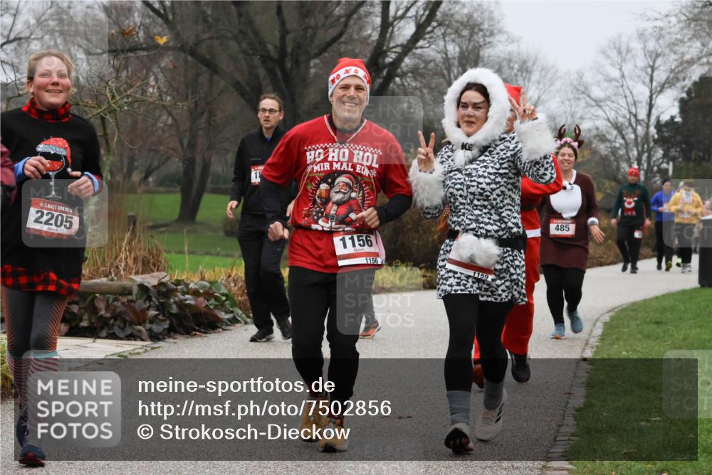 08.12.2024 - St. Pauli X-Mass-Run No. 14 Strokosch-Dieckow http://msf.ph/oto/7502856 08.12.2024 09:57:07 Laufen 14, 2205, 1156, 1156, 1159, 485 meine-sportfotos.de