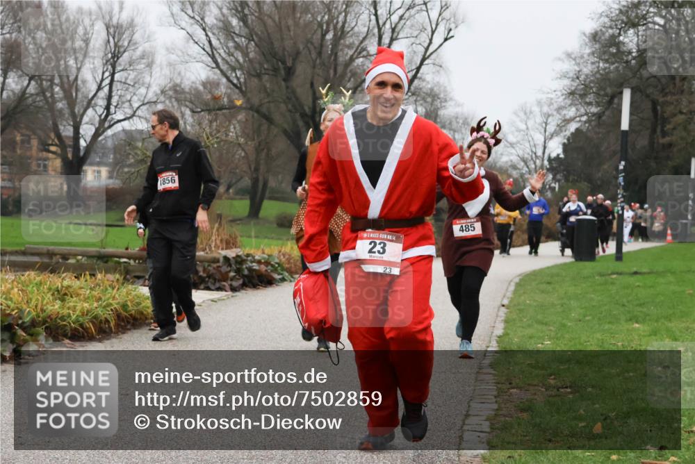 08.12.2024 - St. Pauli X-Mass-Run No. 14 Strokosch-Dieckow http://msf.ph/oto/7502859 08.12.2024 09:57:10 Laufen 1856, 14, 23, 23, 485 meine-sportfotos.de