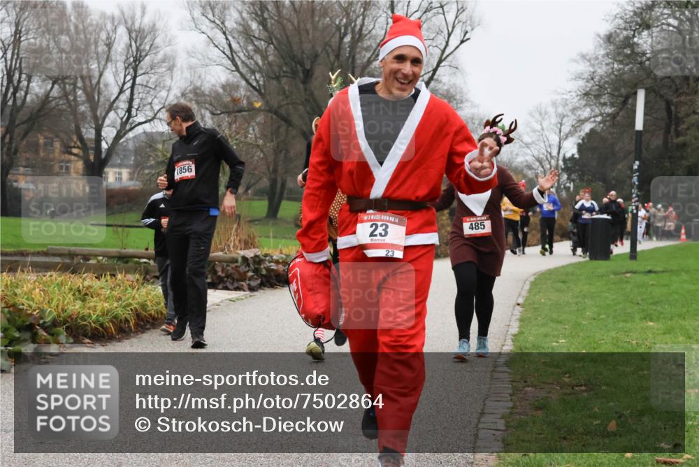 08.12.2024 - St. Pauli X-Mass-Run No. 14 Strokosch-Dieckow http://msf.ph/oto/7502864 08.12.2024 09:57:10 Laufen 1856, 14, 23, 23, 485 meine-sportfotos.de