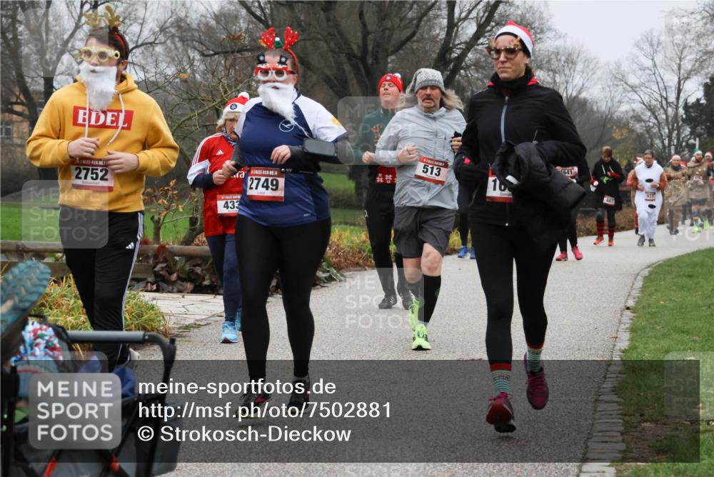 08.12.2024 - St. Pauli X-Mass-Run No. 14 Strokosch-Dieckow http://msf.ph/oto/7502881 08.12.2024 09:57:23 Laufen 1, 2752, 433, 14, 2749, 513, 10, 1641, 937, 687 meine-sportfotos.de