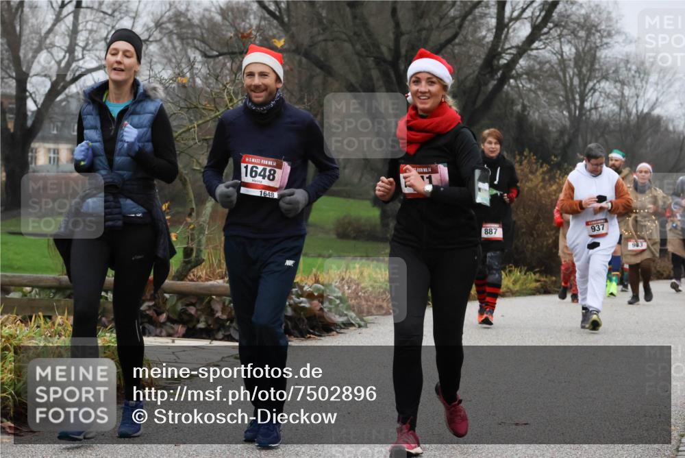08.12.2024 - St. Pauli X-Mass-Run No. 14 Strokosch-Dieckow http://msf.ph/oto/7502896 08.12.2024 09:57:30 Laufen 14, 1648, 1648, 14, 887, 937, 9, 3 meine-sportfotos.de