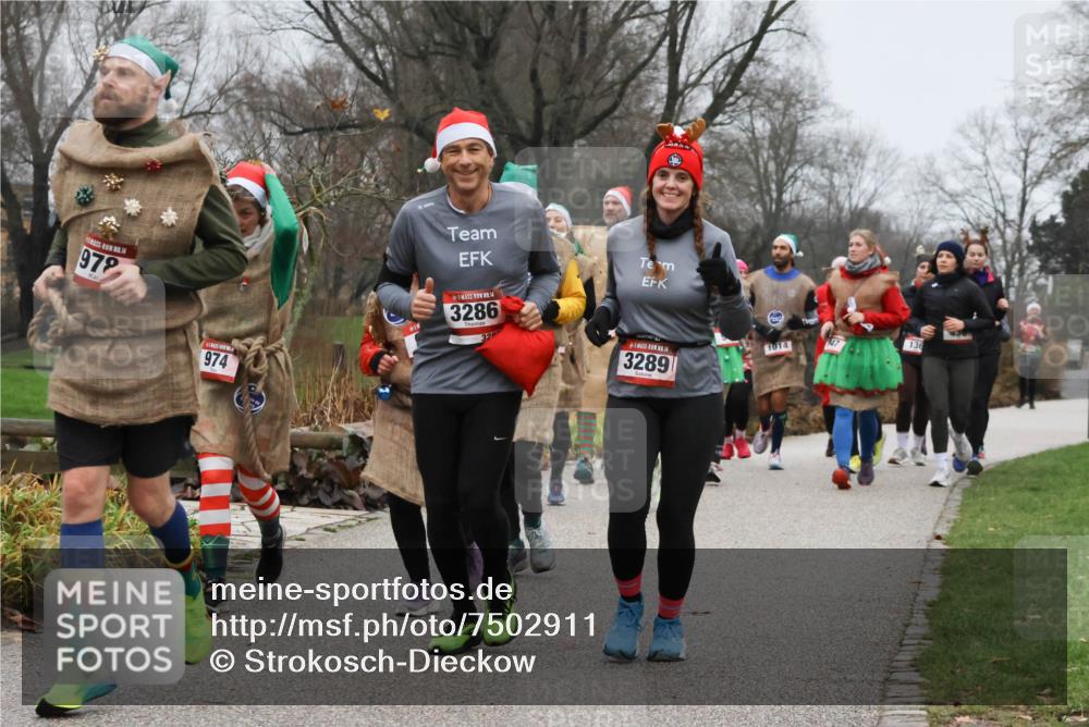 08.12.2024 - St. Pauli X-Mass-Run No. 14 Strokosch-Dieckow http://msf.ph/oto/7502911 08.12.2024 09:57:39 Laufen 14, 978, 974, 14, 3286, 329, 14, 3289, 1014, 136 meine-sportfotos.de
