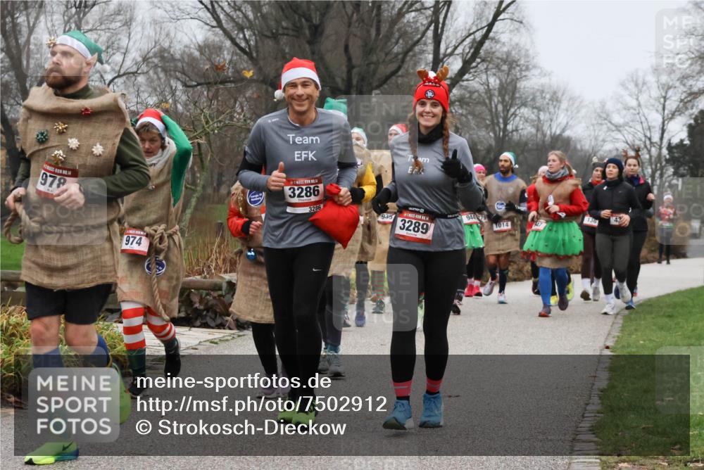 08.12.2024 - St. Pauli X-Mass-Run No. 14 Strokosch-Dieckow http://msf.ph/oto/7502912 08.12.2024 09:57:39 Laufen 14, 978, 974, 3286, 3286, 935, 14, 3289, 94479, 136, 1014 meine-sportfotos.de