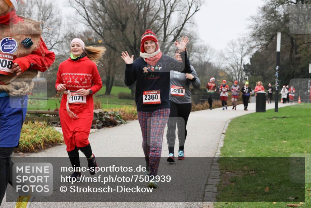 08.12.2024 - St. Pauli X-Mass-Run No. 14 Strokosch-Dieckow http://msf.ph/oto/7502939 08.12.2024 09:57:48 Laufen 14, 08, 1071, 4, 2360, 3288 meine-sportfotos.de