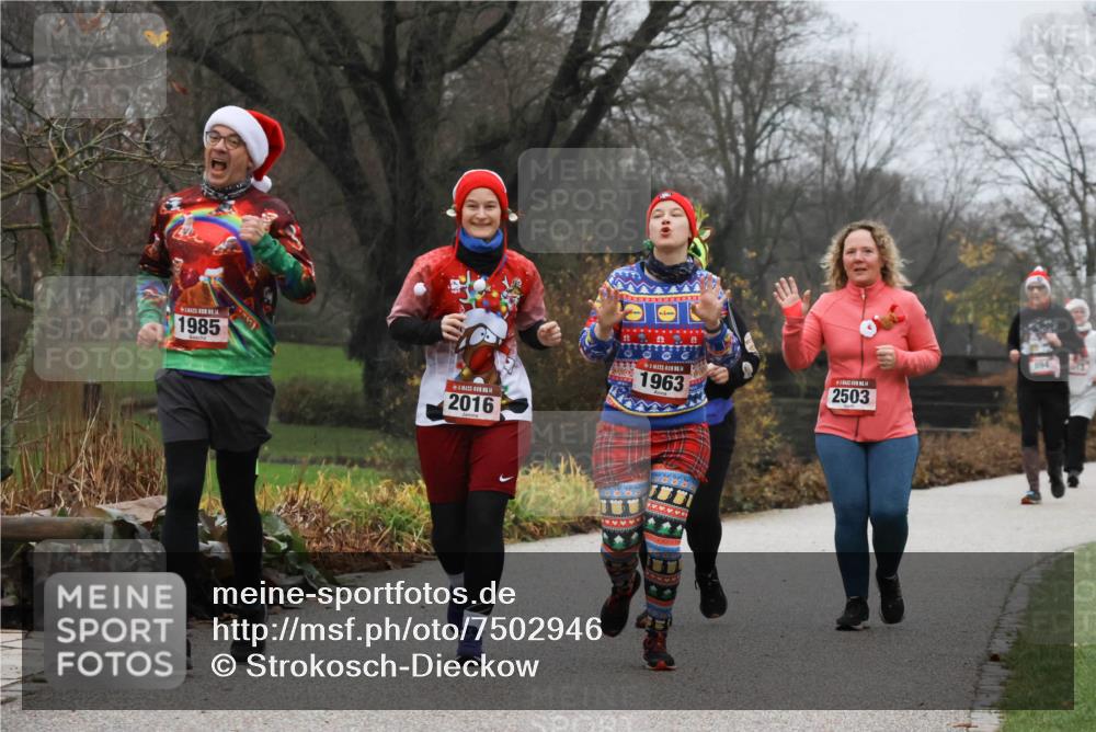 08.12.2024 - St. Pauli X-Mass-Run No. 14 Strokosch-Dieckow http://msf.ph/oto/7502946 08.12.2024 09:57:59 Laufen 14, 1985, 14, 2016, 1963, 894, 2503 meine-sportfotos.de