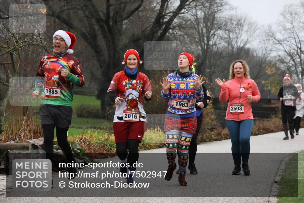 08.12.2024 - St. Pauli X-Mass-Run No. 14 Strokosch-Dieckow http://msf.ph/oto/7502947 08.12.2024 09:57:59 Laufen 14, 1985, 2016, 2123, 14, 1963, 14, 2503, 894 meine-sportfotos.de