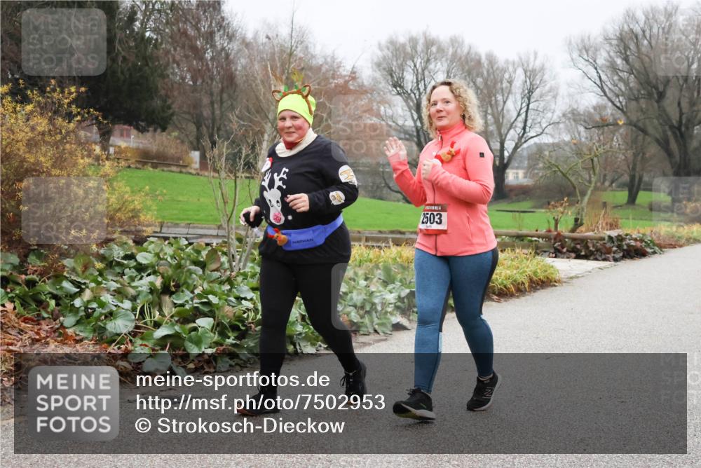 08.12.2024 - St. Pauli X-Mass-Run No. 14 Strokosch-Dieckow http://msf.ph/oto/7502953 08.12.2024 09:58:07 Laufen 2503 meine-sportfotos.de