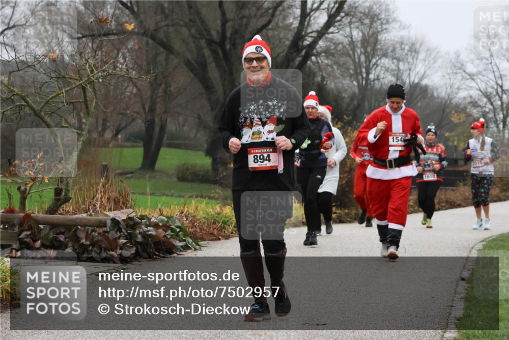 08.12.2024 - St. Pauli X-Mass-Run No. 14 Strokosch-Dieckow http://msf.ph/oto/7502957 08.12.2024 09:58:09 Laufen 14, 894, 154, 1610, 2516 meine-sportfotos.de