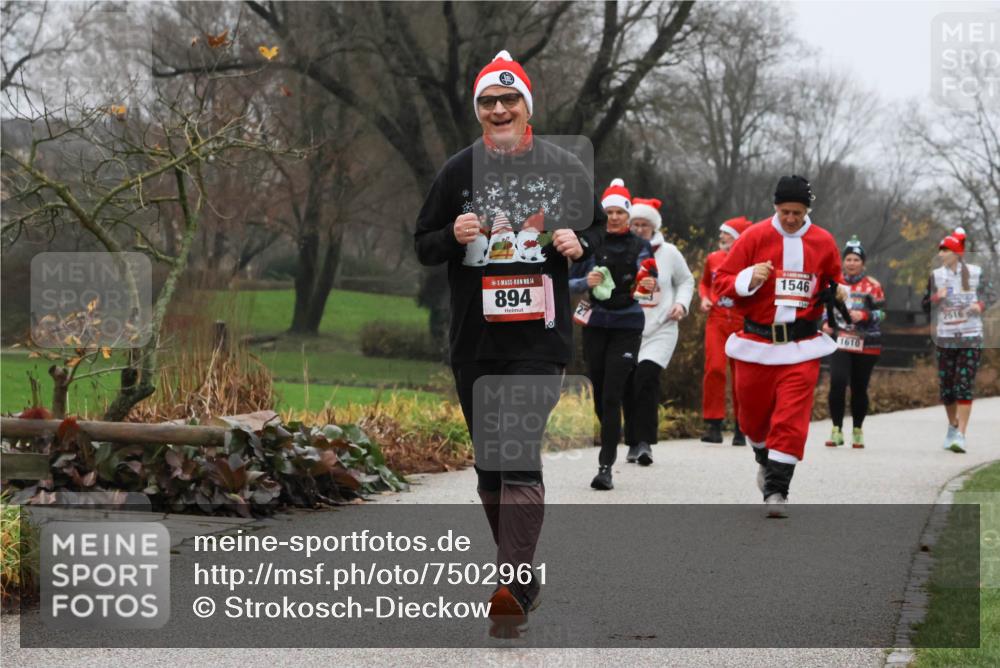 08.12.2024 - St. Pauli X-Mass-Run No. 14 Strokosch-Dieckow http://msf.ph/oto/7502961 08.12.2024 09:58:10 Laufen 14, 894, 1546, 1610, 2516 meine-sportfotos.de